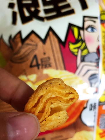 好丽友浪里个浪薯片亲测，轻薄酥脆吃上瘾